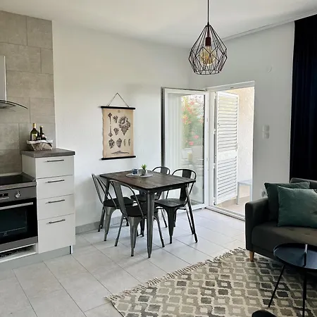 Villa Sutivan Apartman *